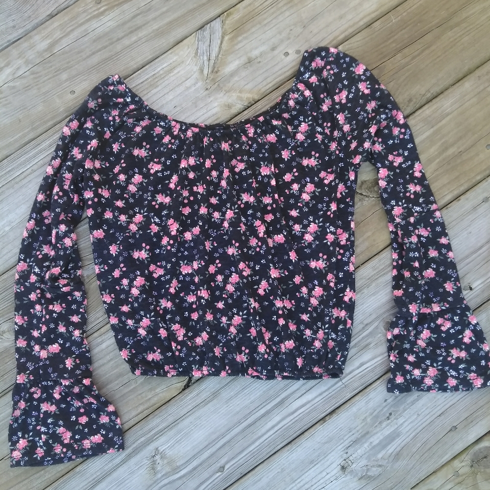 2/$18 Arizona Jeans top. Size XS